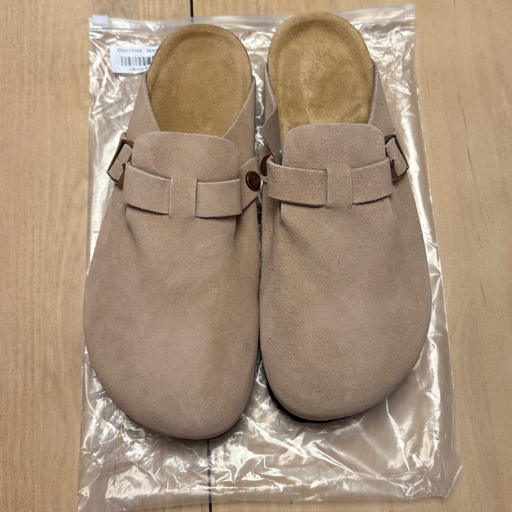 Old Money men’s clogs- brand new!